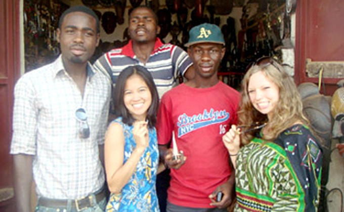 Vietnamese girl devoted to community work in Cameroon - 1 Vietnamese girl devoted to community work in Cameroon - 1