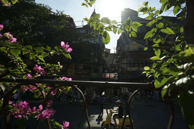 Hanoi in autumn sunshine - 1