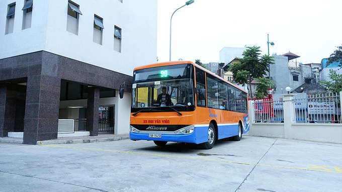 Cheap bus service to Noi Bai Airport launched - 1