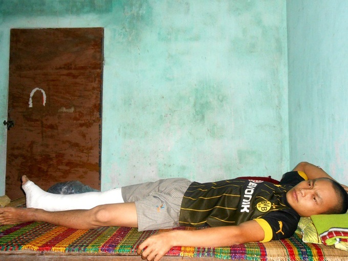 Ill mother in desperate to save husband and son - 1