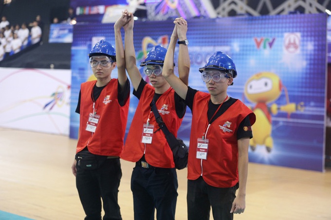 Vietnam team crowned champion in the ABU Robocon - 1