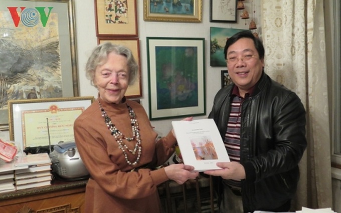 Vietnam honours Russian teacher for decades of service - 1 Vietnam honours Russian teacher for decades of service - 1
