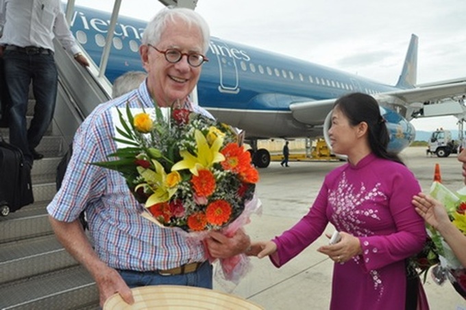 Nobel winners visit scientific symposium - 1