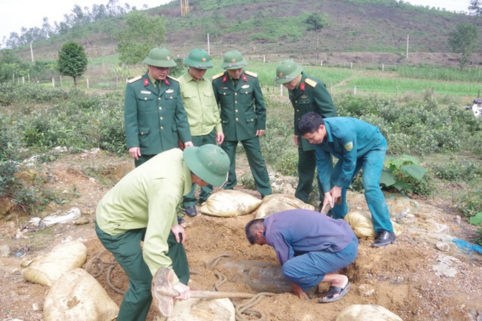 250-kilo bomb unearthed in Ha Tinh Province - 3