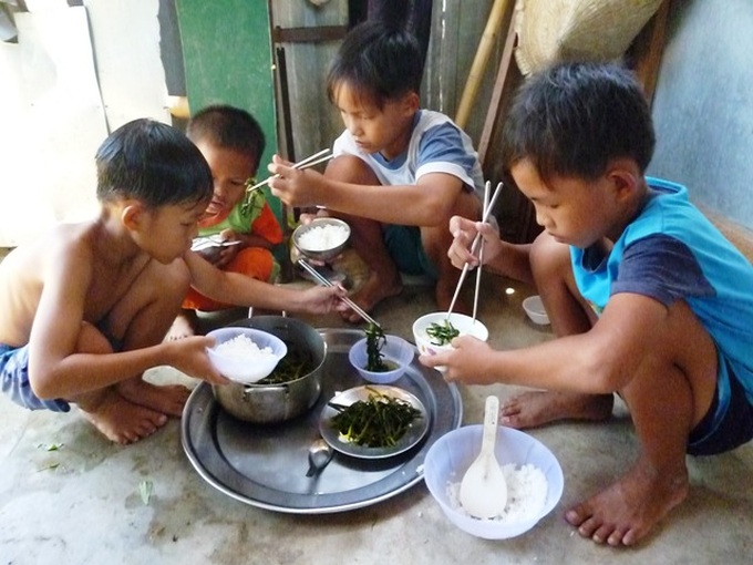 Ailing parents and four children face uncertain future - 3