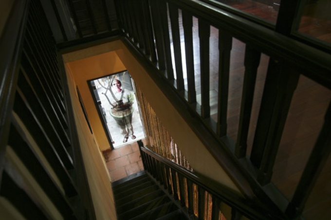 Exhibition features old Hanoi’s space - 1