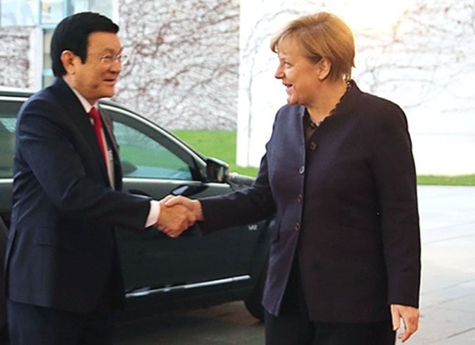 President meets Merkel, commits to strengthen strategic partnership - 1