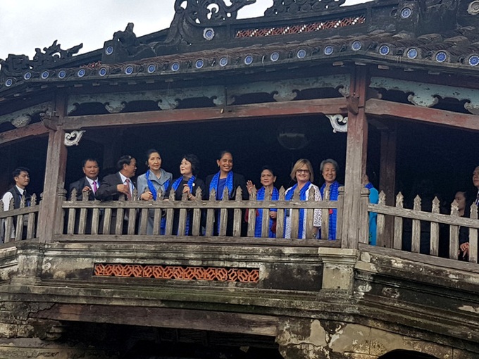 APEC 2017: Wives of APEC leaders visit ancient Hoi An city - 5 APEC 2017: Wives of APEC leaders visit ancient Hoi An city - 5
