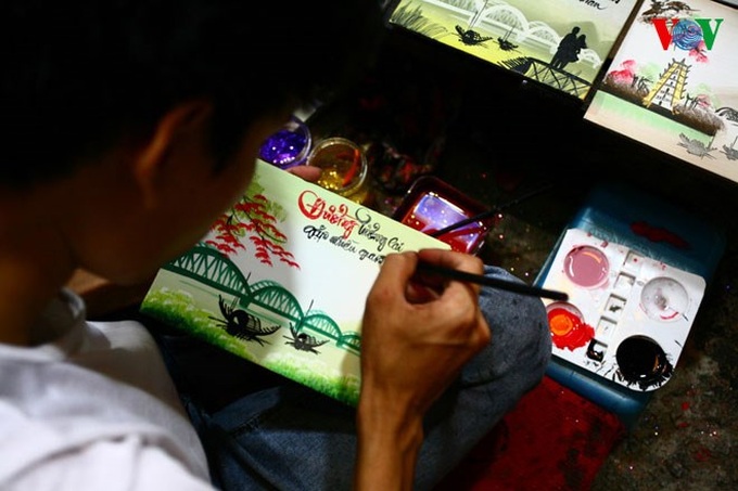 Hue pedestrian street appeals to tourists - 10