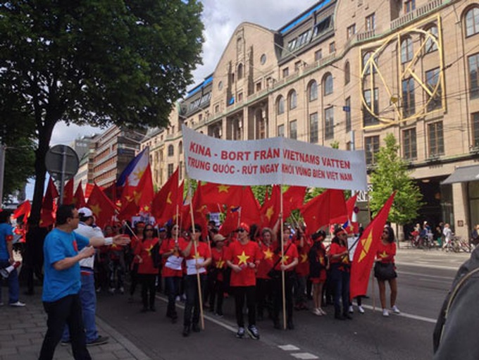 Vietnamese nationals in Scandinavia protest China - 2