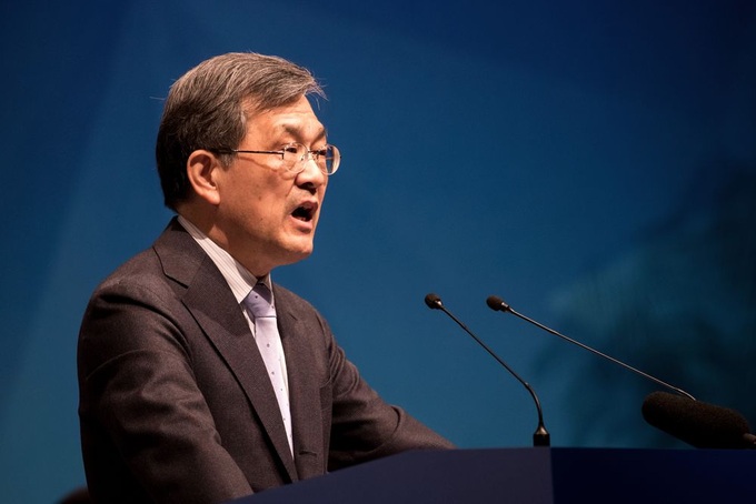 Samsung Electronics CEO steps down during 'unprecedented crisis' - 1