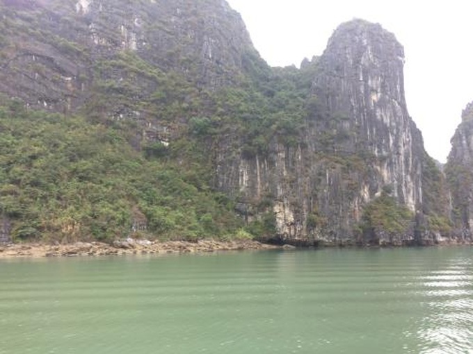 Public concerns over toxic chemical project near Ha Long Bay - 1