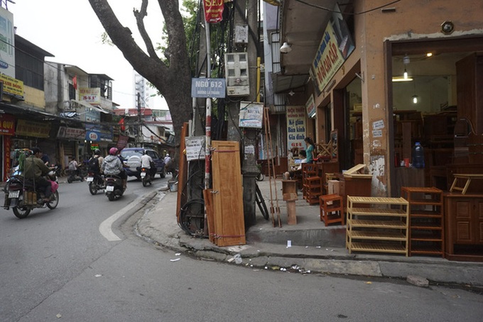 Hanoi’s pavement crack down proves to be failure - 11 Hanoi’s pavement crack down proves to be failure - 11