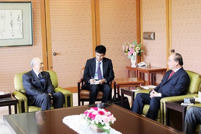 Vietnam, Japan should work together for regional peace - 1