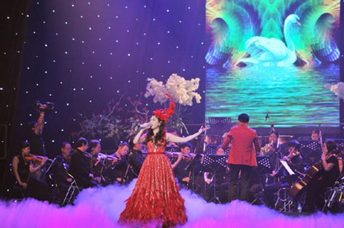 Live performances lose out to screens as fans go digital - 1