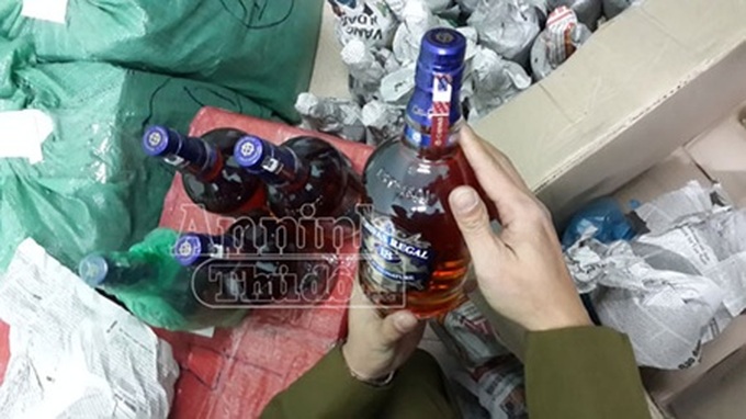 410 foreign wine bottles seized - 1