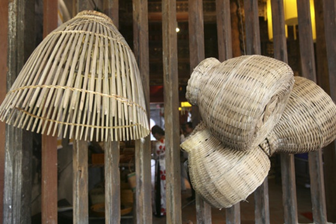 Exhibition features old Hanoi’s space - 12