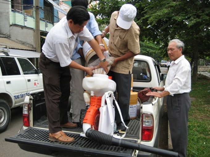 HCM City suffers preventative medicine staff crisis - 1
