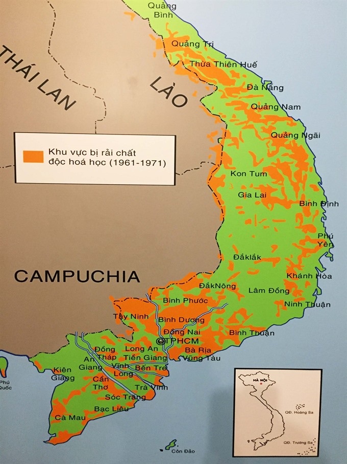 Hue exhibition gives voice to Agent Orange victims - 1 Hue exhibition gives voice to Agent Orange victims - 1