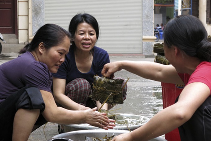 Making Chung Cake warms up neighbourhood - 12 Making Chung Cake warms up neighbourhood - 12