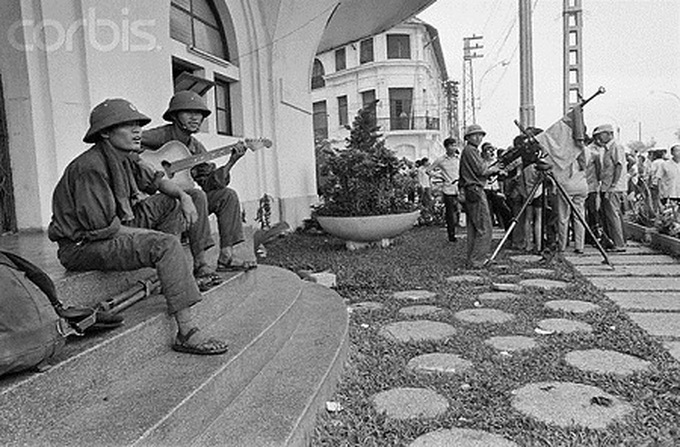 Foreign reporters recorded historic moments of Reunification Day - 15 Foreign reporters recorded historic moments of Reunification Day - 15