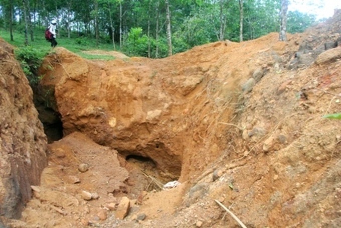 Illegal gold mines ruin rubber plantations - 5