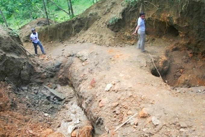 Illegal gold mines ruin rubber plantations - 7