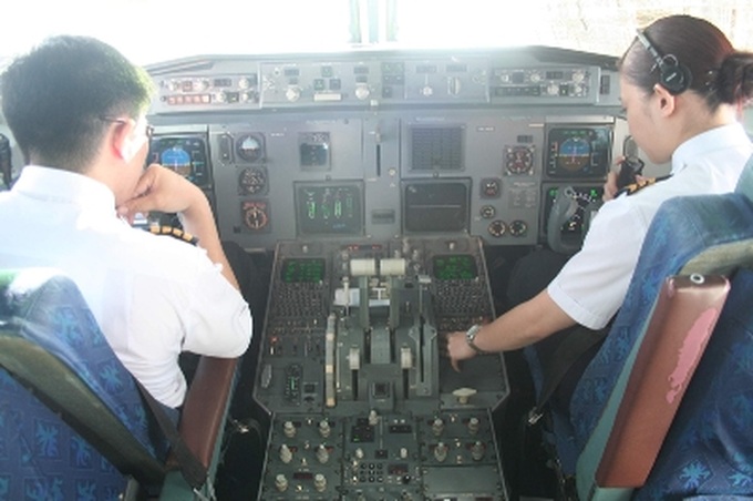 Airlines in Vietnam struggle to employ pilots - 1