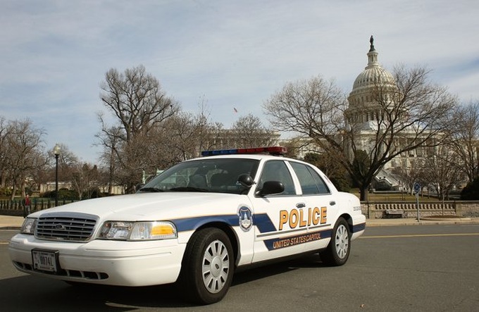 Man arrested in thwarted US Capitol bomb plot - 1