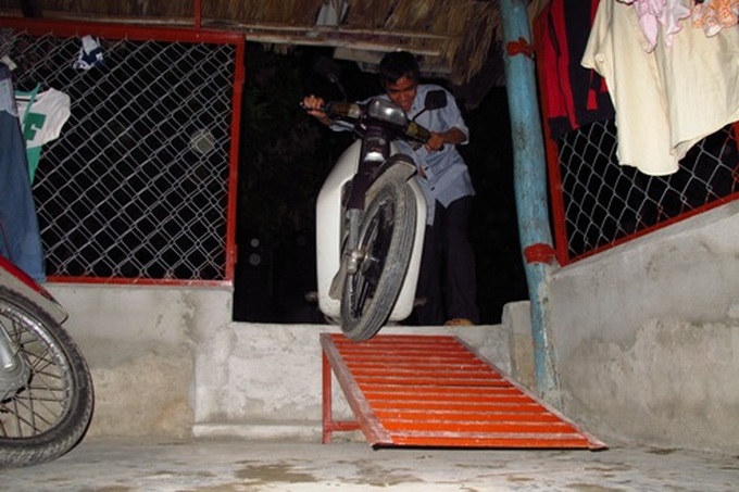 Increasing rainy seasons put homes below street level - 4 Increasing rainy seasons put homes below street level - 4