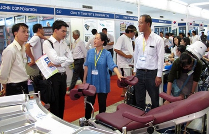 Revised law prioritises local contractors - 1