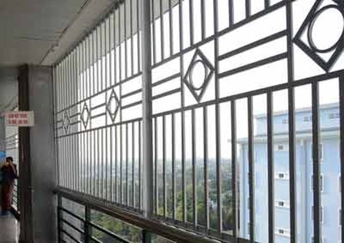 Quang Ngai hospital installed with anti-suicide fences - 1 Quang Ngai hospital installed with anti-suicide fences - 1
