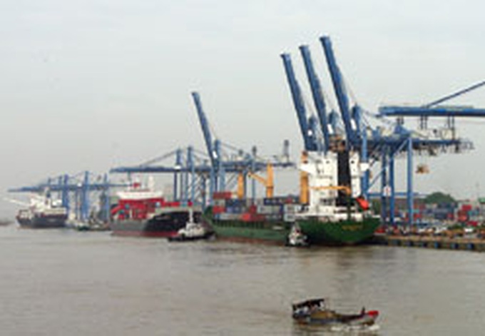 Nation's trade deficit shrinks - 1