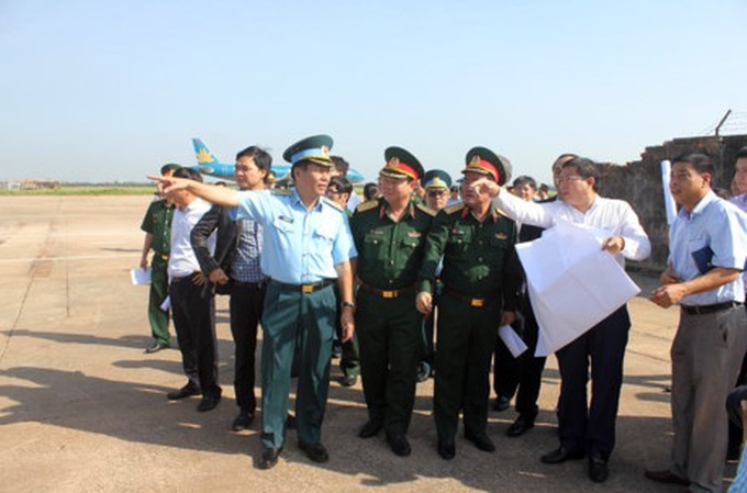 Military land handed-over for HCM City metro project - 1