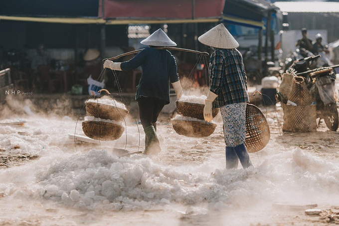 Bustling fishing port in Ba Ria-Vung Tau - 9