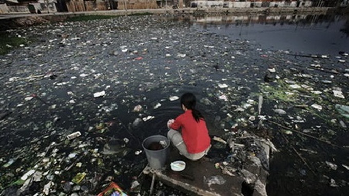 Polluted water kills thousands year - 1
