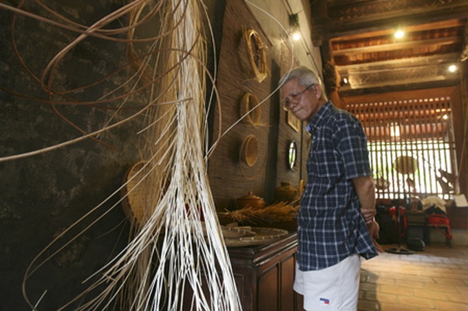 Exhibition features old Hanoi’s space - 16