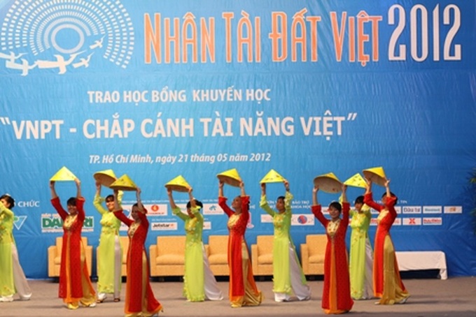 Vietnamese Talents Awards 2012 launched in HCM City - 1 Vietnamese Talents Awards 2012 launched in HCM City - 1