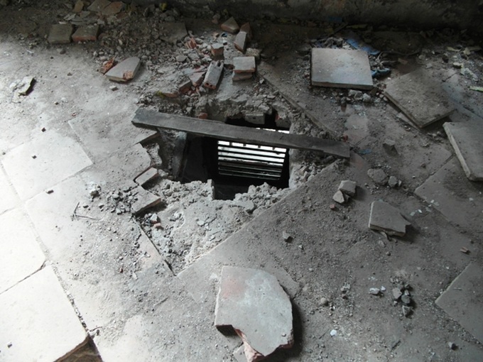 Bien Hoa Citadel dilapidated - 8 Bien Hoa Citadel dilapidated - 8