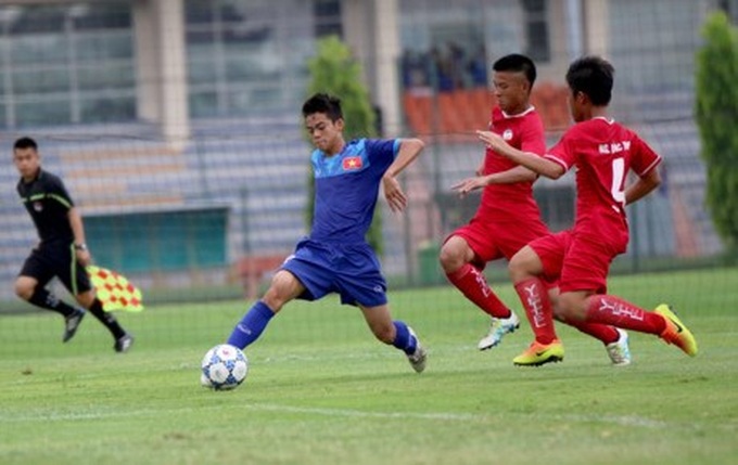 U15 international football tournament kicks off in Da Nang - 1