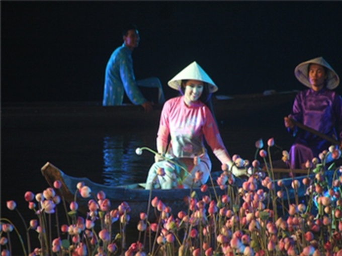 Hue Festival artists hailed - 17 Hue Festival artists hailed - 17