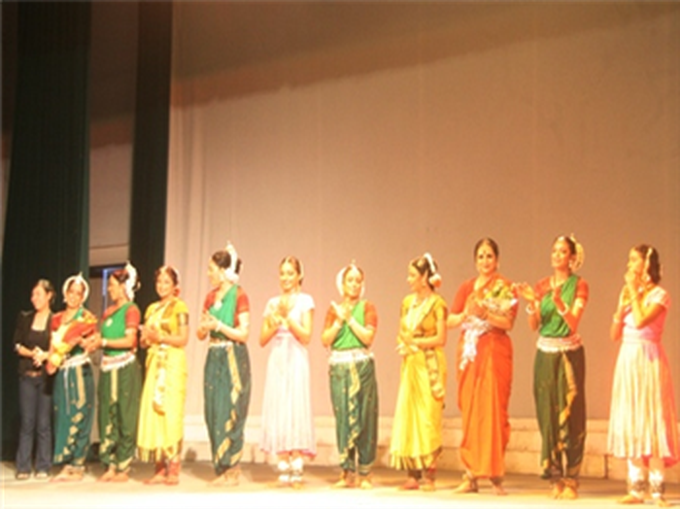 Hue Festival artists hailed - 27 Hue Festival artists hailed - 27