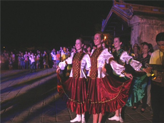 Hue Festival artists hailed - 26 Hue Festival artists hailed - 26