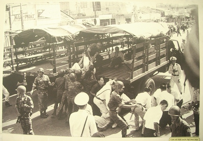 Photos of Buddhists crisis displayed for the first time - 3