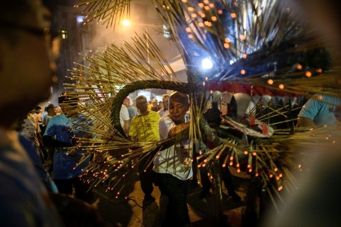 The making of Hong Kong's famous 'fire dragon' - 1