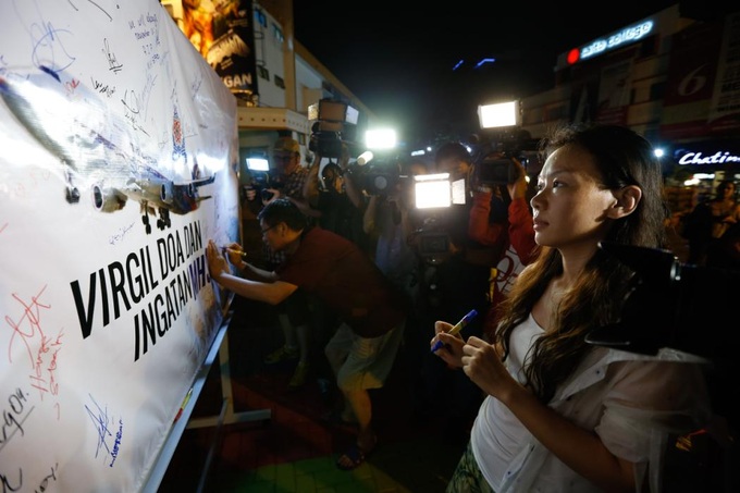 Officials hope to give Flight 370 families some answers soon - 1