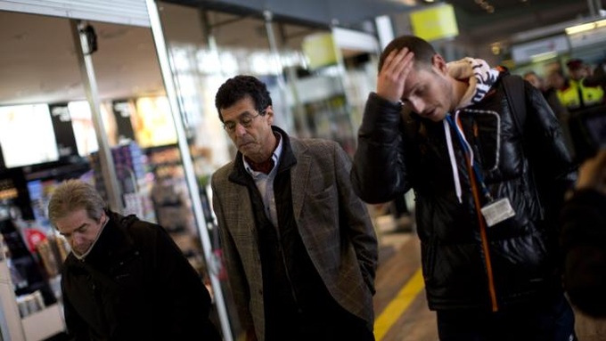 Jet crashes in Alps with 150 aboard; no survivors expected - 1