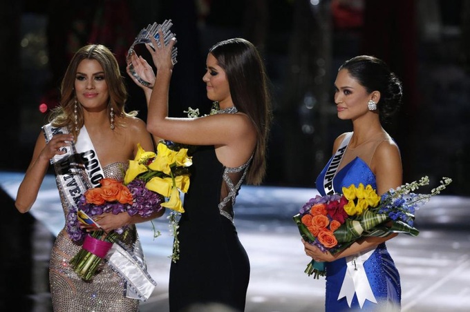 Miss Universe mistake crowns Colombia before Philippines - 1 Miss Universe mistake crowns Colombia before Philippines - 1