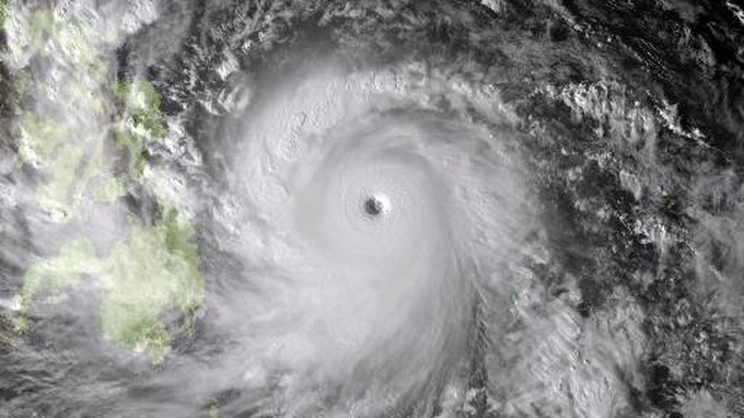 Super typhoon Haiyan hits Philippines - 1