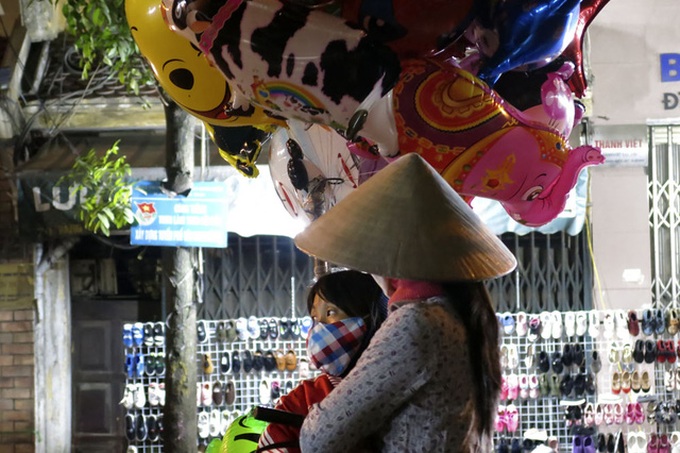 Hanoi on a winter night - 2